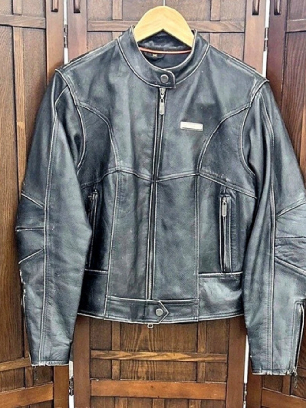Vintage Harley-Davidson Distressed Women's Leather Motorcycle Jacket Size Medium